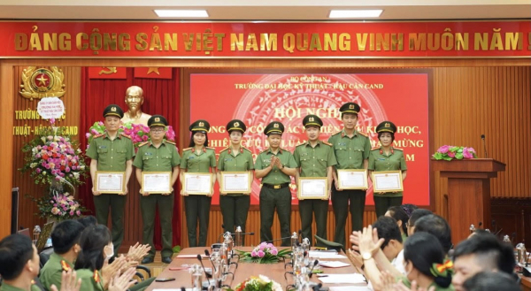 Trường Đại học Kỹ thuật-Hậu cần CAND tổ chức Ngày Khoa học công nghệ Việt Nam  -0