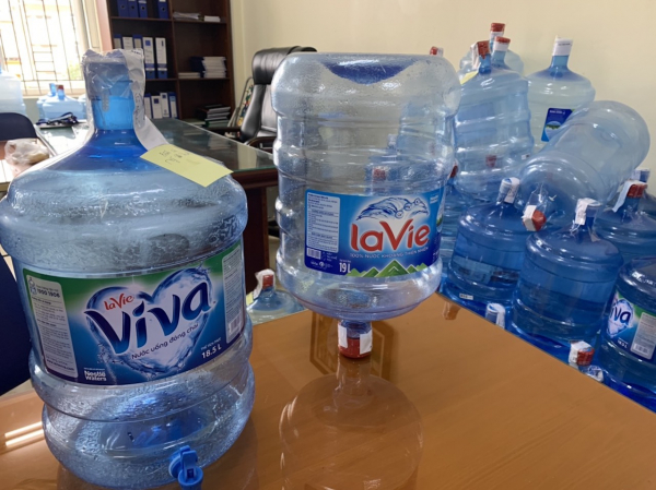  Cặp vợ chồng sản xuất, kinh doanh nước uống đóng bình giả nhãn hiệu Lavie  -0
