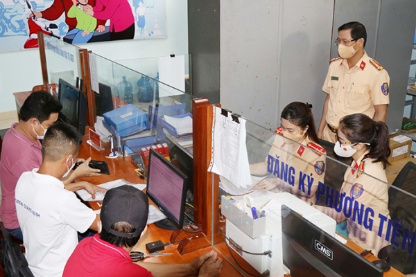 Công an cấp huyện, cấp xã tại Hà Tĩnh, Quảng Bình triển khai đăng ký ô tô, mô tô, xe máy -0