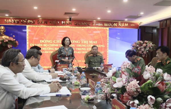 Trưởng Ban Tổ chức Trung ương Trương Thị Mai thăm Trung tâm Dữ liệu Quốc gia về Dân cư -0