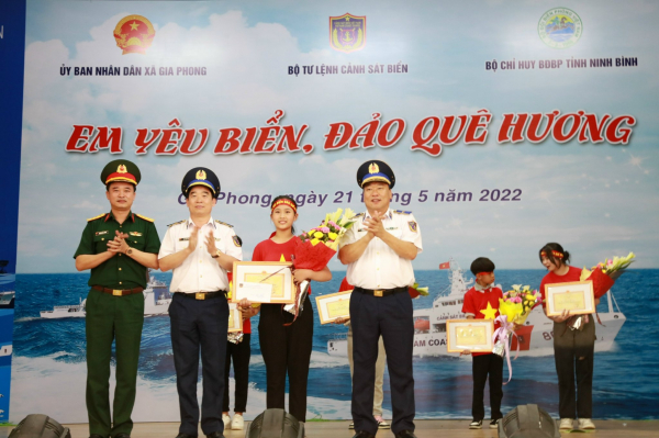 Vun đắp tình yêu biển đảo cho học sinh đất cố đô -0