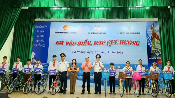 Vun đắp tình yêu biển đảo cho học sinh đất cố đô -0