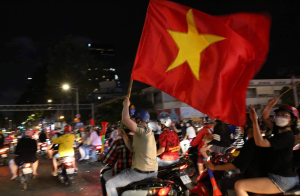 Người dân cả nước xuống đường ăn mừng U23 Việt Nam giành Huy chương vàng -3