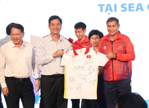 VNPT thưởng “nóng” 2 tỷ đồng cho Đội tuyển Bóng đá nam U23 và Đội tuyển Bóng đá nữ Việt Nam -0
