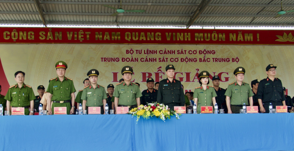 Hơn 1000 tân binh kết thúc khoá huấn luyện công dân thực hiện nghĩa vụ tham gia CAND -0