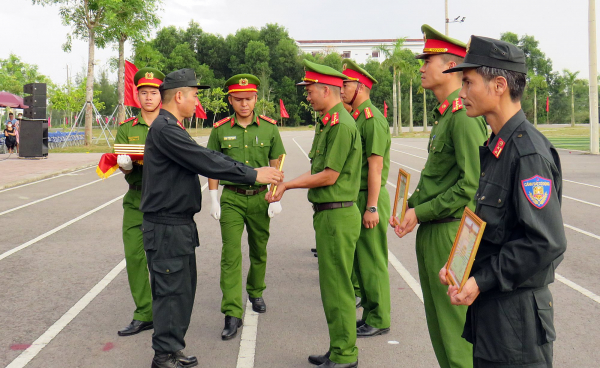 353 chiến sĩ hoàn thành khóa huấn luyện công dân thực hiện nghĩa vụ tham gia CAND -0