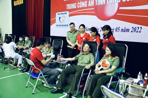 Công an Lạng Sơn tổ chức ngày hội hiến máu tình nguyện năm 2022 -0