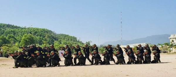 Trung đoàn CSCĐ Nam Trung bộ bế giảng lớp chiến sỹ mới -0