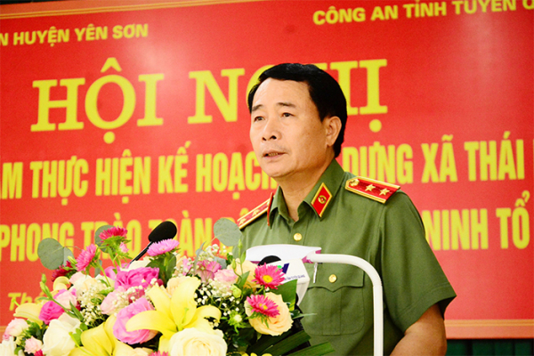 Deputy Minister Le Quoc Hung attends conference reviewing “All people protect national security” movement in commune -0