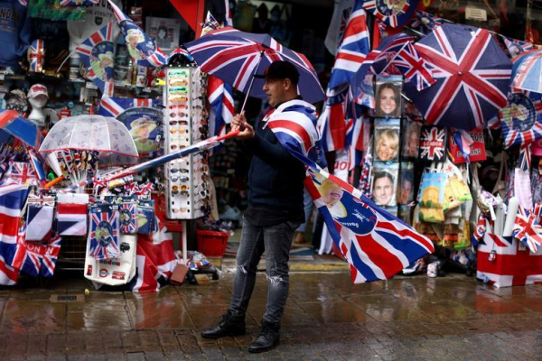 Nước Anh rợp cờ hoa chào mừng Đại lễ Bạch kim của Nữ hoàng -5