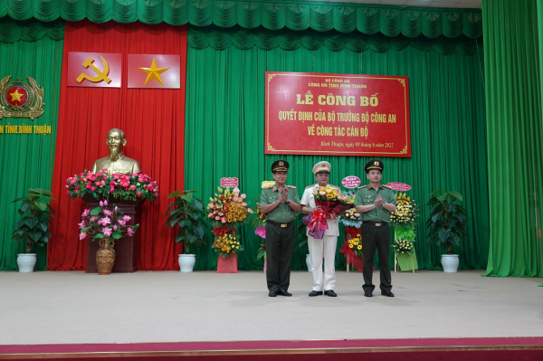 Công bố quyết định bổ nhiệm Phó giám đốc Công an tỉnh Bình Thuận -0