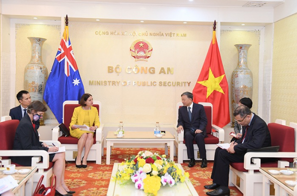 Minister To Lam receives Australian Ambassador to Vietnam -0