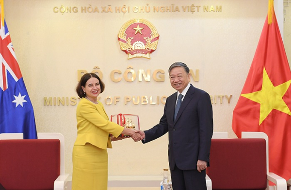 Minister To Lam receives Australian Ambassador to Vietnam -0