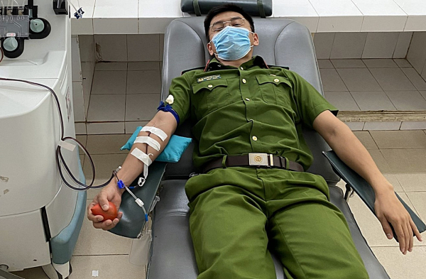 Tuổi trẻ Công an Quảng Nam 2 lần liên tiếp hiến máu cứu người bạo bệnh -0
