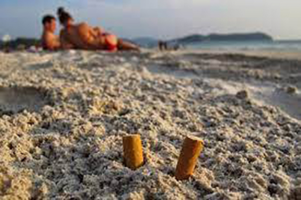 Hy Lạp cấm hút thuốc lá trên bãi biển -0