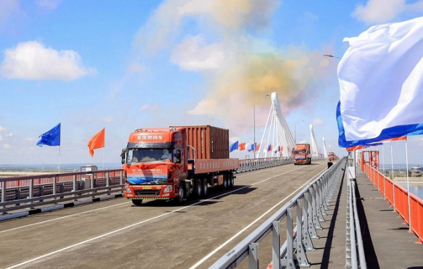 Thông xe cầu cao tốc kết nối Trung Quốc và Nga -0