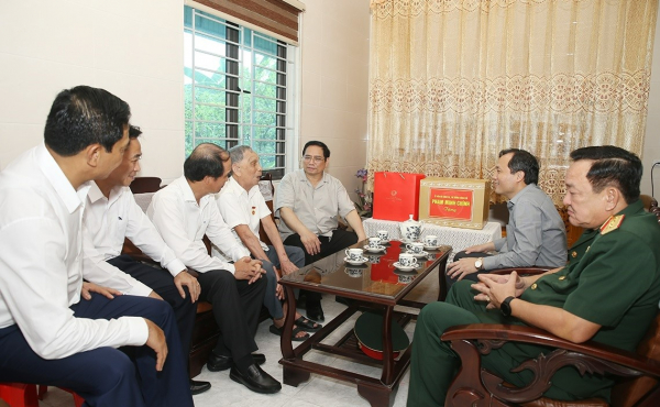 Hà Tĩnh đề nghị Thủ tướng Chính phủ dừng mỏ sắt Thạch Khê, mở rộng Cảng Vũng Áng -0