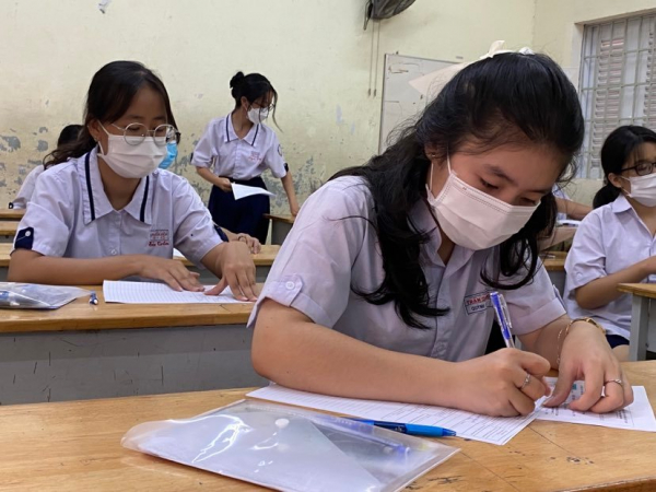 Ngày đầu tuyển sinh 10 tại TP Hồ Chí Minh: Thí sinh lo “hổng” kiến thức do phải học trực tuyến quá lâu -0