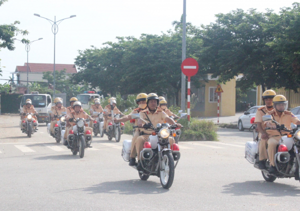 CSGT Công an tỉnh Thừa Thiên-Huế ra quân đảm bảo trật tự ATGT các lễ hội lớn -1