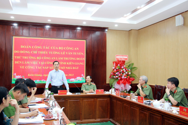 Thứ trưởng Lê Văn Tuyến làm việc với Công an tỉnh Kiên Giang và An Giang -0
