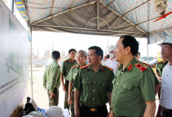 Deputy Minister Le Van Tuyen pays working visit to Kien Giang and An Giang - 1