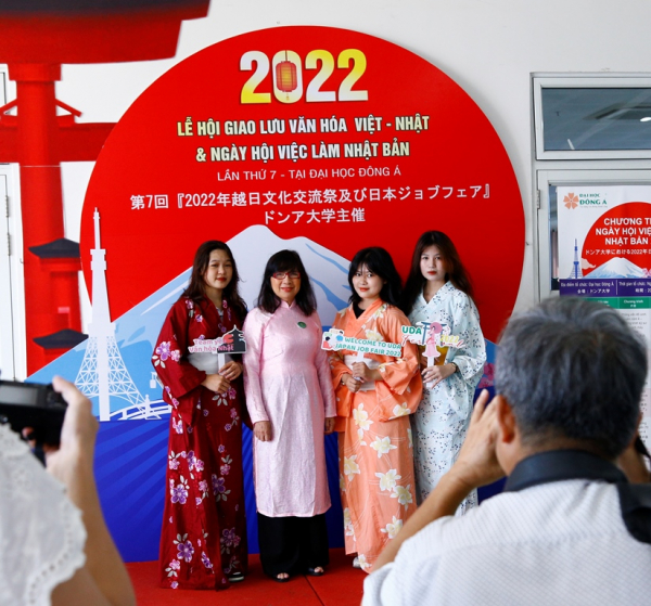 Đà Nẵng: Sôi động Lễ hội giao lưu văn hóa Việt – Nhật và Ngày hội việc làm Nhật Bản lần thứ 7 -3