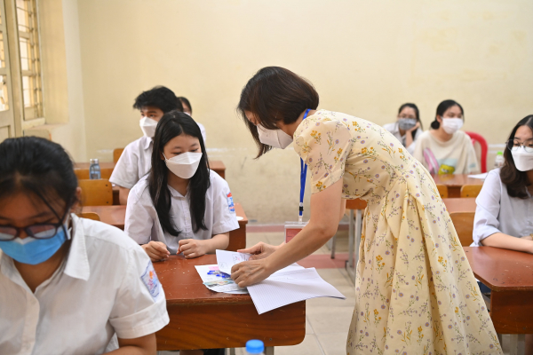       Thi vào lớp 10 tại Hà Nội: Đề thi vừa sức, tạo hứng thú cho học sinh -0