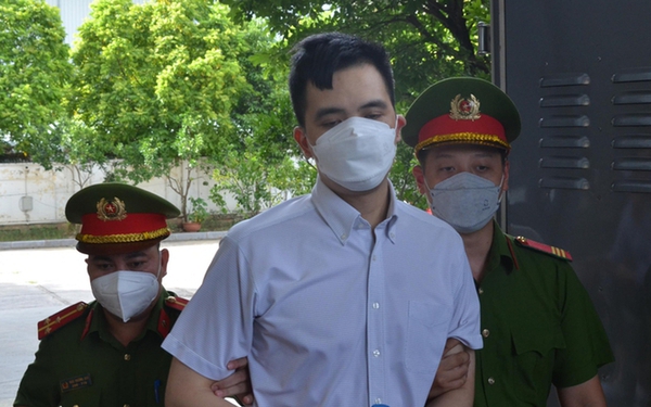 Cựu Chủ tịch TP Hà Nội Nguyễn Đức Chung được giảm 3 năm tù trong vụ Redoxy-3C -0