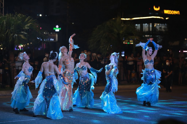 Sôi động Carnival đường phố mở màn cho chuỗi sự kiện “Tận hưởng mùa hè Đà Nẵng 2022” -1