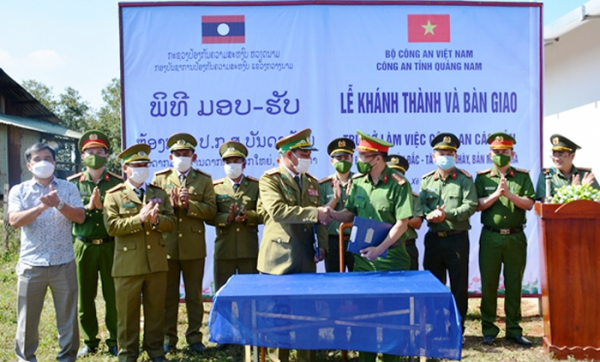 Khánh thành bàn giao trụ sở làm việc cho Công an các bản Đắc Măn, Đắc Tà Oọc Nhày và Măn Hà -0