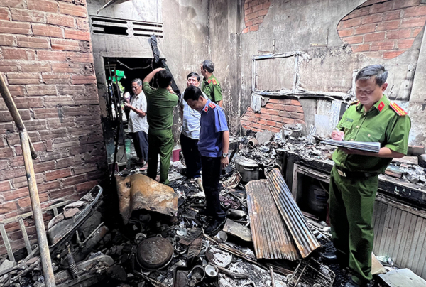 Cháy nhà ở Long Xuyên khiến mẹ chồng và con dâu tử vong -0