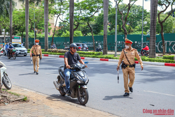 10 ngày cao điểm, CSGT xử phạt mạnh ma men và xe quá khổ, quá tải -0