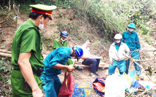             Khởi tố vụ án hình sự khai thác khoáng sản trái phép ở Phú Yên -0