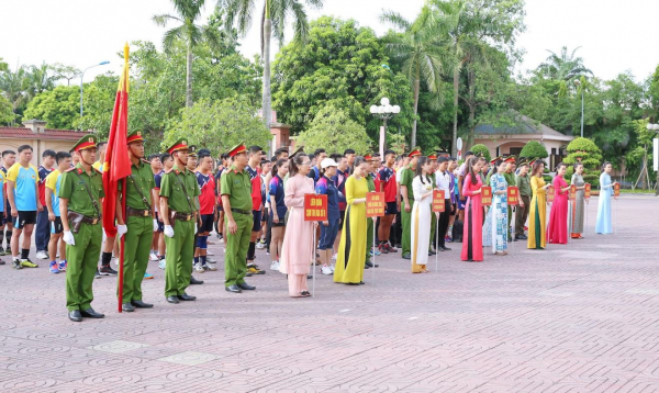 Khai mạc Hội thao kỷ niệm 60 năm Ngày truyền thống lực lượng CSND -0