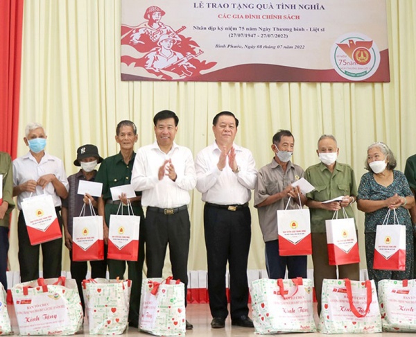 Trưởng ban Tuyên giáo Trung ương dự lễ khởi công xây dựng nhà tình nghĩa ở Bình Phước -0