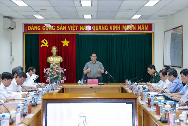 Thủ tướng chỉ đạo giải quyết tình trạng quá tải sân bay Tân Sơn Nhất -0
