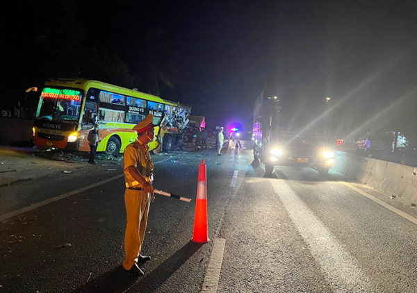 Trắng đêm xử lý tai nạn giao thông liên hoàn khiến 1 người tử vong cùng 3 người khác bị thương -0