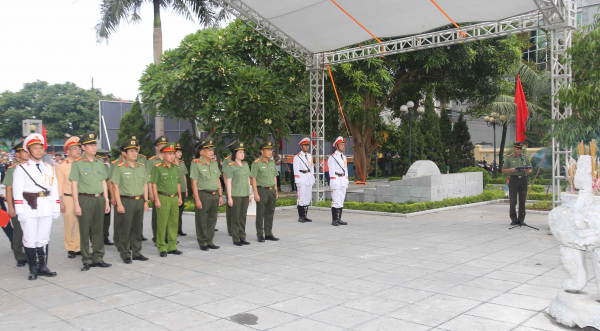 Đoàn đại biểu Bộ Công an dâng hoa, dâng hương tưởng niệm Tổng Bí thư Nguyễn Văn Cừ -0