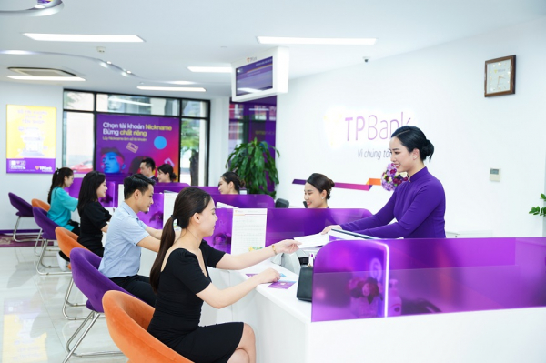 TPBank được vinh danh trong Top 4 ngân hàng tư nhân uy tín nhất Việt Nam 2022 -0