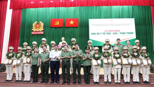 Tuyên dương cán bộ Y tế trẻ - giỏi - thân thiện trong Công an TP Hồ Chí Minh -0