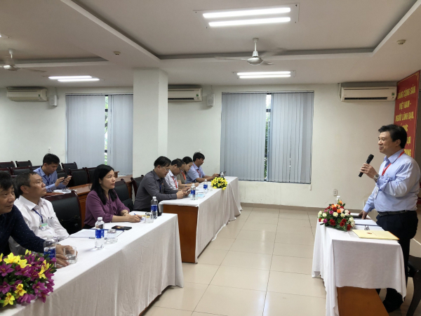 Thứ trưởng Bộ GD&ĐT kiểm tra công tác chấm thi tốt nghiệp tại Đà Nẵng  -0