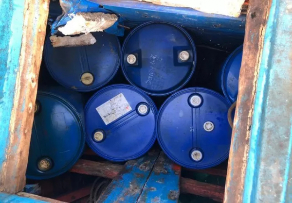 Bắt 2 tàu cá chở hơn 7.000 lít dầu không có giấy tờ hợp pháp -0