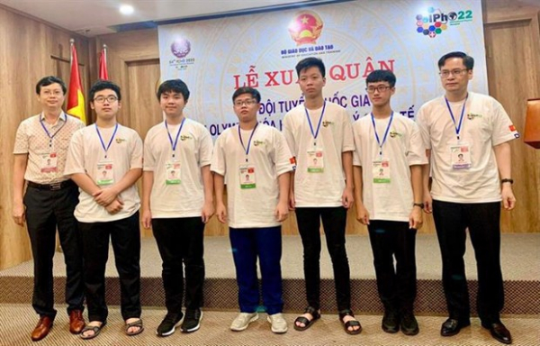 Vietnam claims five medals at Int’l Physics Olympiad 2022 -0