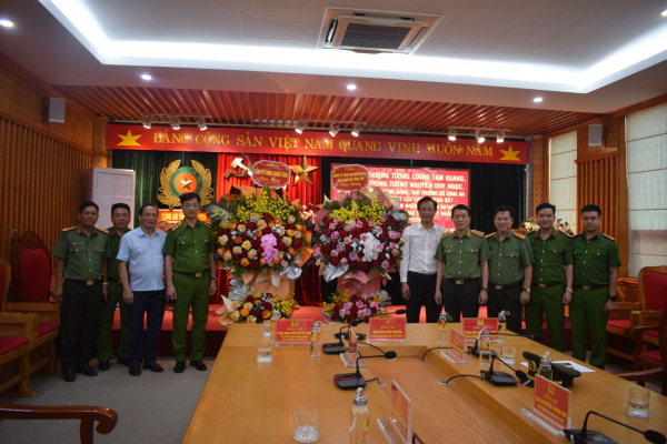 Lãnh đạo Bộ Công an thăm và làm việc tại Công an tỉnh Hưng Yên -0