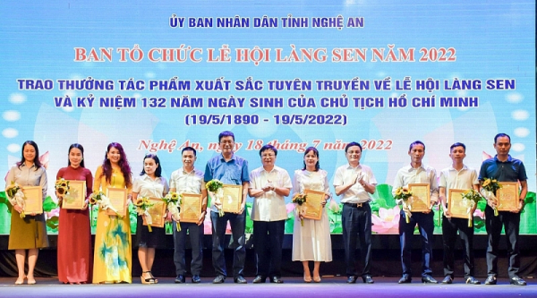 “Về nơi Người sinh ra”, phóng sự của Báo Xây dựng được trao thưởng Tác phẩm xuất sắc Lễ hội Làng Sen năm 2022 -0