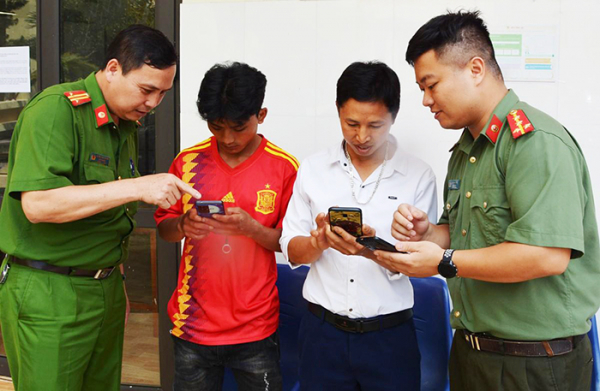 Lào Cai: Sáng tạo từ mô hình “Zalo an ninh” của Công an huyện Bắc Hà -0
