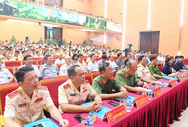 Hanoi police mark 60 years since People’s Police Force founded -0