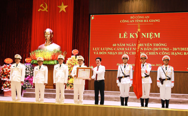 Công an tỉnh Hà Giang đón nhận Huân chương Chiến công hạng Ba -0
