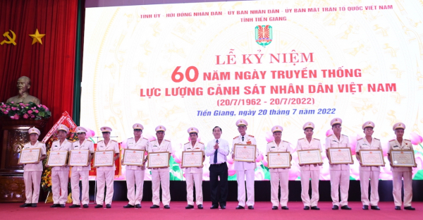 Tiền Giang tổ chức kỷ niệm 60 năm ngày truyền thống lực lượng CSND -1