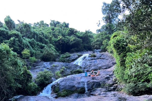 Đà Nẵng: Nam du khách rơi xuống thác nước tử vong khi cùng nhóm ban đi du lịch  -0
